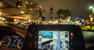 Carros no mar ou barcos em terra: Nos Emirados Árabes Unidos, o Sistema de Posicionamento Global (GPS) foi interrompido devido à guerra