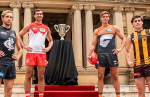 O chefe da AFL, Andrew Dillon, está de volta após a fratura de Peter V’landys