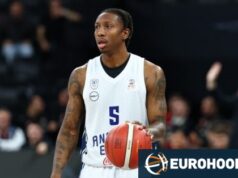 Seben Lee apresentou; Anadolu Efes venceu Manisa