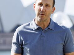 A lenda do futebol Mark Schwarzer está apoiando Matt Ryan como goleiro da Copa do Mundo