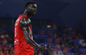 O Perth Wildcats caiu nas finais da NBL com uma derrota de 14 pontos para o Sydney Kings no segundo jogo das semifinais.