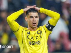 Cristiano Ronaldo irá para Espanha para tratamento de tendão.