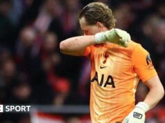Antonin Kinsky: Substituiu o goleiro depois que o Spurs marcou três gols em 15 minutos