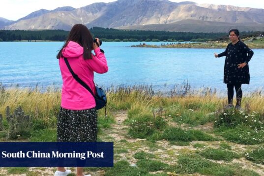 O turismo, que já foi a maior fonte de renda externa da Nova Zelândia, foi deixado para trás pela pandemia depois dos laticínios