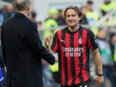 Assistência madrugadora de Modric mantém o Milan na luta pelo Scudetto
