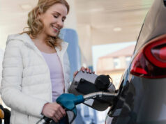 Porque é que o governo não ativa o desconto de 20 cêntimos/litro no combustível que implementou em 2022?