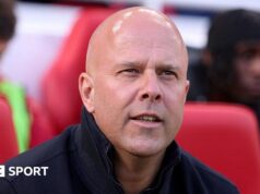 Arne Slott em lances de bola parada: Os jogos da Premier League não são uma alegria de assistir.