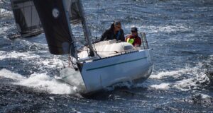 Mary Maitland é a mais rápida, mas Zuri vence a prestigiada Kestrel Cup com handicap enquanto o pequeno barco quebra o vento