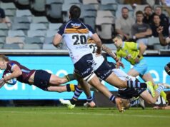 Gordon rouba a vitória enquanto os Reds derrotam os Brumbies em um thriller
