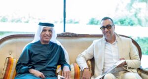Saud bin Saqr recebe o artista visual italiano Lorenzo Quinn
