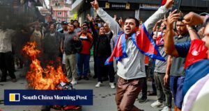 Ex-primeiro-ministro e autoridades consideradas “negligentes” na investigação do golpe mortal no Nepal