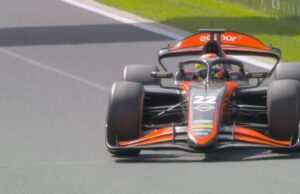 Largou em 19º, foi líder, cruzou a linha de chegada em 11º e por pênalti terminou em 17º