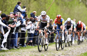 ‘Dois dias importantes’ – Tadej Pogačar relembra a lamacenta patrulha Paris-Rubaix de 210 km com Florian Vermeersch