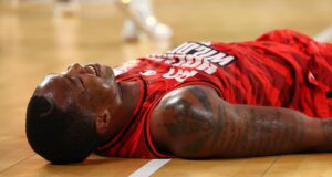 Perth Wildcats temem que o técnico John Riley cinja as finais da NBL no sudeste de Melbourne Phoenix