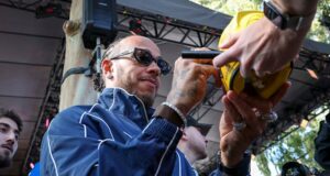 Martin Pakula teme que a guerra no Oriente Médio possa impedir algumas equipes de F1 de chegar a Melbourne