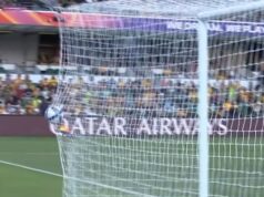 Kerr armou para Kennedy enquanto os Matildas o derrotavam