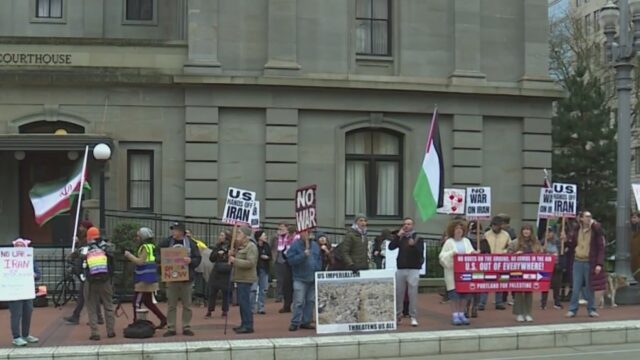 A-No-War-with-Iran-protest-was-held-in-Downtown-Portland-on-February-28-2026-KOIN.1.jpg