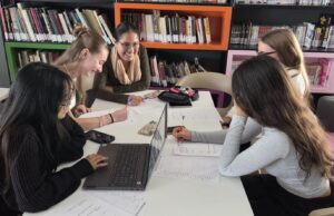 O benefício de toda a Grã-Bretanha é expandir as oportunidades de inglês para estudantes florentinos