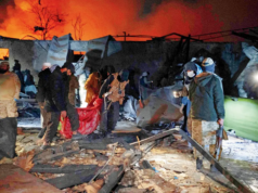 As tensões aumentam quando o Paquistão ataca o Afeganistão. Cabul é acusada de atacar o hospital