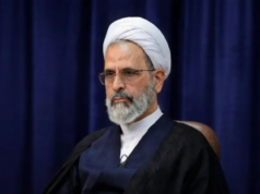 Irã nomeia aiatolá Arfi como guia supremo interino após a morte de Khamenei