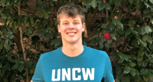 O velocista estadual Bryce Keaton se compromete verbalmente com a UNC Wilmington para 2027