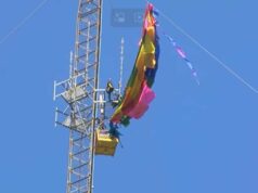 Vídeo | Dois passageiros suspensos a 270 metros de um balão de ar quente foram resgatados no Texas