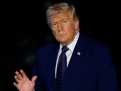 Índice de aprovação de Trump atinge novo mínimo entre independentes