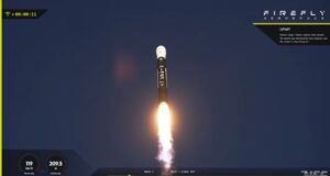 O foguete Alpha da Firefly Aerospace chega à órbita no primeiro lançamento desde acidentes explosivos no ano passado (VÍDEO)