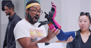 Assista a um showroom de ficção científica se transformar em uma zona de explosão no novo vídeo da pegadinha do lançamento de ‘Marathon’ da Bungie (VÍDEO)