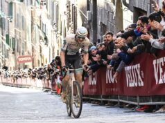 ‘Este ano haverá menos espaço para heróis’ – depois de um caótico fim-de-semana de abertura, Matej Mohorič junta-se aos líderes do Bahrein Foi conquistada uma versão ligeiramente mais fácil do Strade Bianche.