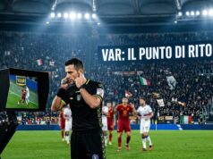 A reunião de emergência chamou o árbitro de falta