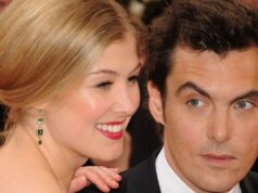 Rosamund Pike reflete sobre o rompimento ‘devastador’ com Joe Wright em 2008