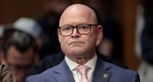 Departamento de Justiça deve bloquear a fusão Paramount-Warner Bros.