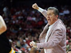 A discussão acalorada de John Calipari com Todd Golden se tornou viral.