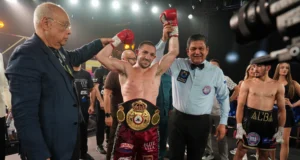 Jazza Dickens e Anthony Cacace ganham peso antes do confronto pelo título júnior-leve da WBA