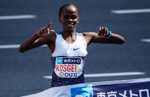 Brigid Kosgei venceu a Maratona de Tóquio em 2:14:29