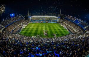 O projeto de expansão da La Bombonera ficou conhecido como POLÍTICA El Intransigente