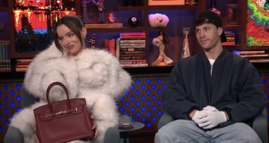 Rob Rausch, dos Renegades, dá a Maura Higgins uma bolsa Birkin