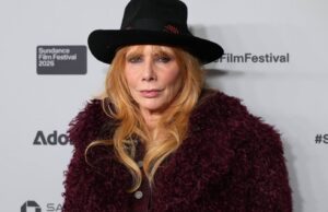 Rosanna Arquette critica negações de Weinstein em entrevista na prisão