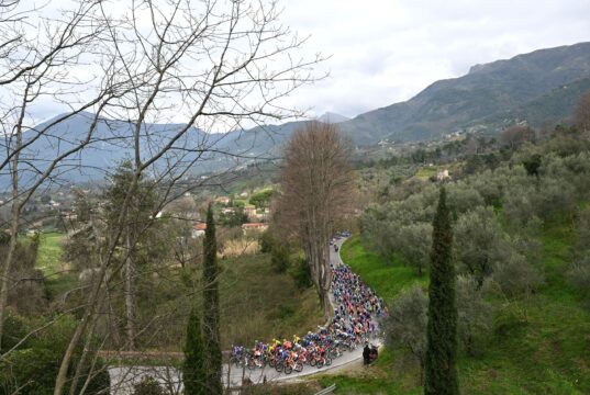 Tirreno-Adriatico Etapa 2 AO VIVO – Escalada de cascalho até Patrimônios Mundiais da UNESCO está no cardápio dos ciclistas.