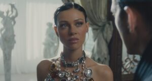 A transformação de Bella, o papel de Nicola Peltz-Beckham revelado