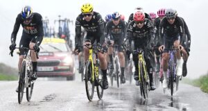 “Terminei sem nada na perna. Pensei que estávamos todos mortos.” Este dia ficará na minha cabeça por muito tempo’ – Pelotão Paris-Nice reage ao mau tempo na Etapa 4