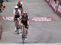 Strade Bianche Women: Elise Chabbey leva vitória surpresa na emocionante conclusão do thriller para a Toscana