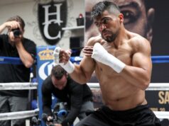Victor Ortiz é o mais recente boxeador a lutar com os dedos nus.
