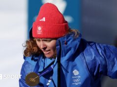 Charlotte Banks ganha ouro no snowboard cross em evento da Copa do Mundo