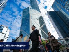 Chefe das Finanças diz que o crescimento de Hong Kong está no caminho certo para atingir a meta, apesar da guerra no Médio Oriente