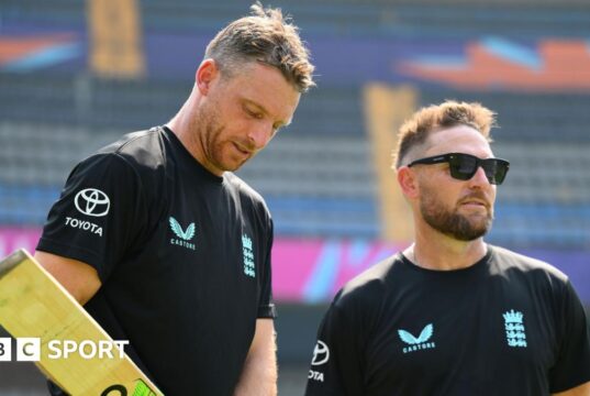Copa do Mundo de Críquete T20, Índia x Inglaterra: Harry Brook e Brendon McCullum precisam do primeiro Jos Buttler na semifinal sísmica