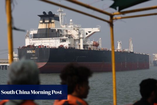 Fontes dizem que o Irã permitiu que dois navios-tanque de bandeira indiana passassem pelo Estreito de Ormuz