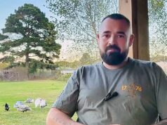 Aaron Spencer vence a eleição para xerife do Arkansas enquanto enfrenta acusações de assassinato