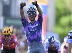 Um ciclista australiano se envolveu em um terrível acidente de treinamento